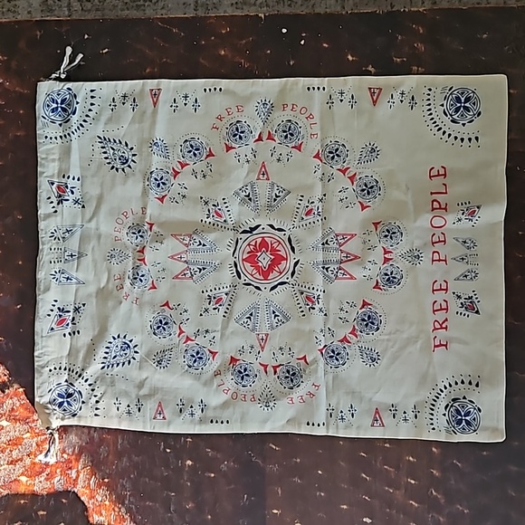 Free People drawstring gift bag - Picture 3 of 4